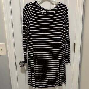 a.n.a Black and White Knee-Length Dress